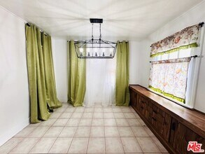 1100 W 48th St in Los Angeles, CA - Building Photo - Building Photo