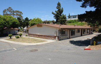 975-983 Postal Way in Vista, CA - Building Photo - Building Photo