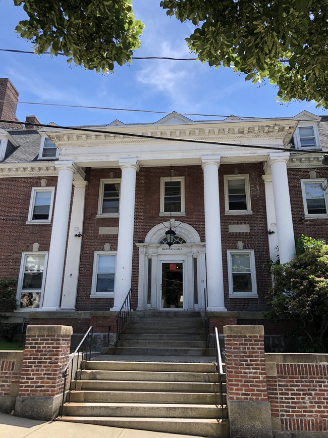 35 Holt St in Fitchburg, MA - Foto de edificio - Building Photo