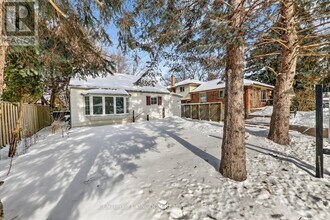 208 Palmerston Ave in Whitby, ON - Building Photo - Building Photo