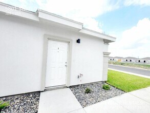5801 Swallow Ave in McAllen, TX - Building Photo - Building Photo
