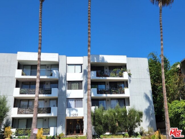 1250 S Beverly Glen Blvd-Unit -205 in Los Angeles, CA - Building Photo - Building Photo