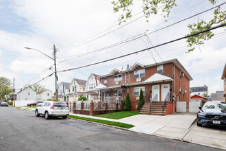 22132 Edmore Ave in Queens Village, NY - Building Photo - Building Photo