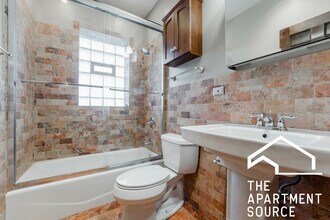 2920 W Cullom Ave, Unit 2W in Chicago, IL - Building Photo - Building Photo