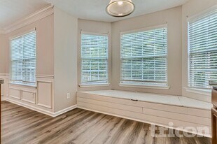 10 St Charles Pl in Sharpsburg, GA - Building Photo