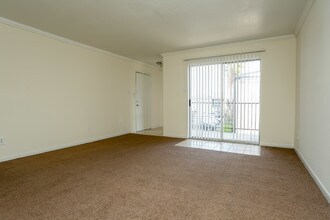 Las Varandas Apartments in Houston, TX - Building Photo - Interior Photo