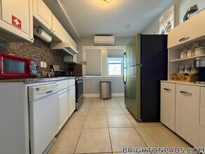 21 Colborne Rd, Unit 2 in Boston, MA - Building Photo - Building Photo