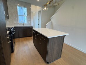 11584 SW 47th Ave in Portland, OR - Building Photo - Building Photo