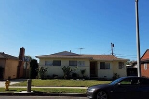 10931 Wilkie Ave in Inglewood, CA - Building Photo