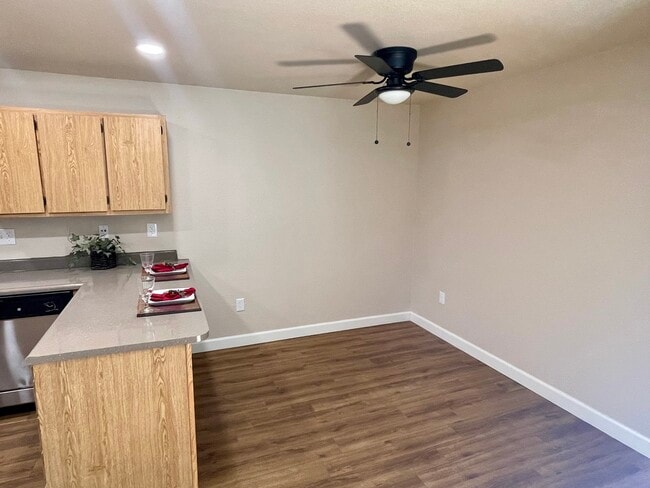 1000 Sibley Apt Homes in Folsom, CA - Building Photo - Building Photo