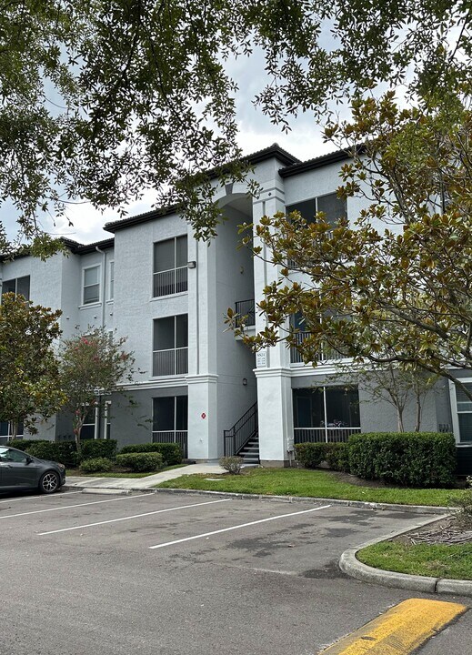 5521 Legacy Crescent Pl in Riverview, FL - Building Photo
