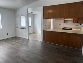 244 N 5th Ave in Oakdale, CA - Building Photo - Building Photo