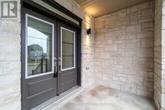 19 Stennett Dr in Georgina, ON - Building Photo - Building Photo