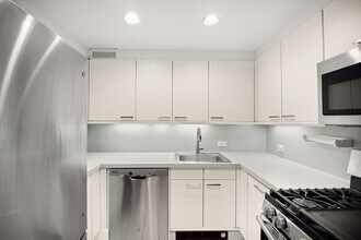 188 E 70th St in New York, NY - Building Photo - Building Photo