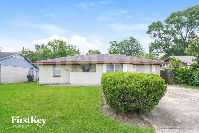 5210 Greylog Dr in Houston, TX - Building Photo