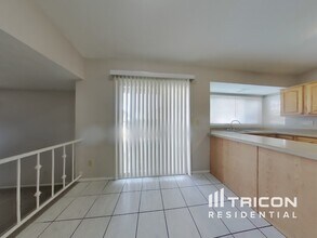 5212 N 69th Ave in Glendale, AZ - Foto de edificio - Building Photo