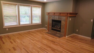 3181 Brown Loop in Dupont, WA - Building Photo - Building Photo