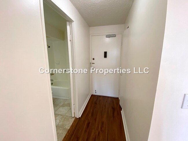 255 Huali St in Honolulu, HI - Building Photo - Building Photo