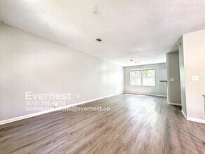 416 Plainville Dr SW in Atlanta, GA - Building Photo - Building Photo