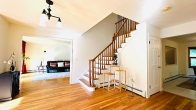 43 Benford Dr in West Windsor Township, NJ - Foto de edificio - Building Photo