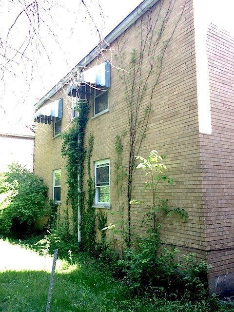 1123 Clearbrook Dr in Cincinnati, OH - Foto de edificio