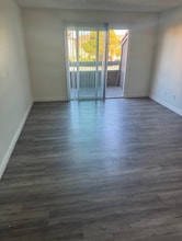 1750 Karen Ave in Las Vegas, NV - Foto de edificio - Building Photo