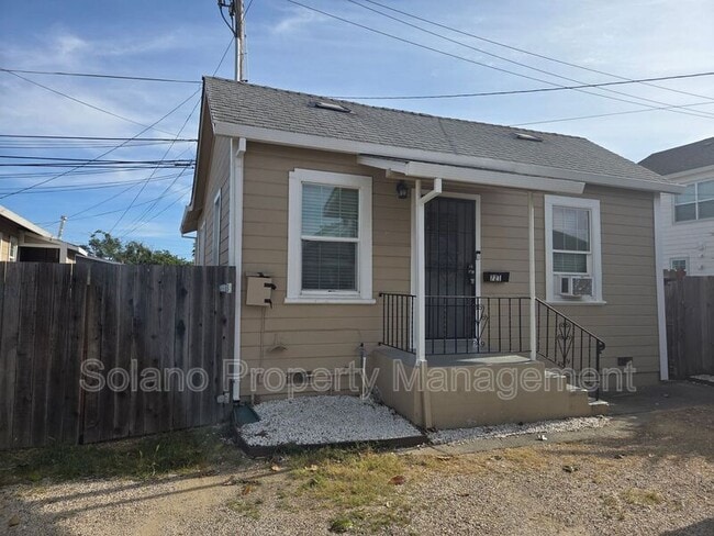 property at 721 Broadway St