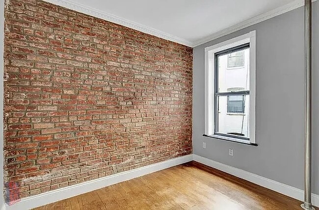 314 E 106th St in New York, NY - Building Photo - Building Photo