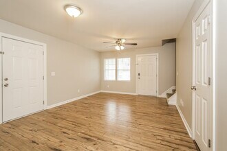 4018 Mountainridge Dr in Greensboro, NC - Building Photo - Building Photo