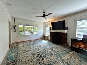 971 NW Sycamore Ave in Corvallis, OR - Foto de edificio - Building Photo