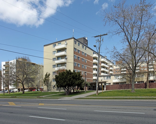 Parkwoods Rayoak in Toronto, ON - Building Photo - Building Photo