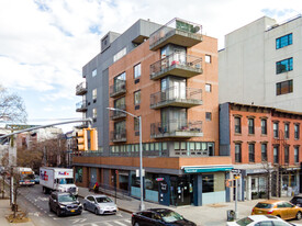 180 W 9th St in Brooklyn, NY - Foto de edificio - Primary Photo