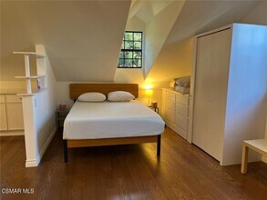 23300 Raymond St in Chatsworth, CA - Building Photo - Building Photo