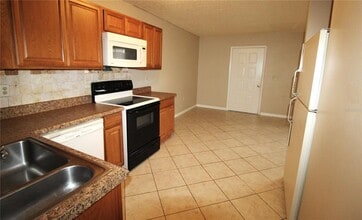 1107 68th Ave W in Bradenton, FL - Building Photo - Building Photo