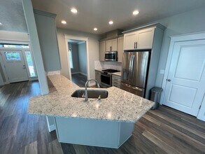 941 Dalke Ridge Ct NW in Salem, OR - Building Photo - Building Photo