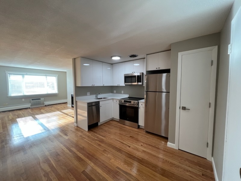 44 Evergreen St, Unit 34 in Boston, MA - Building Photo