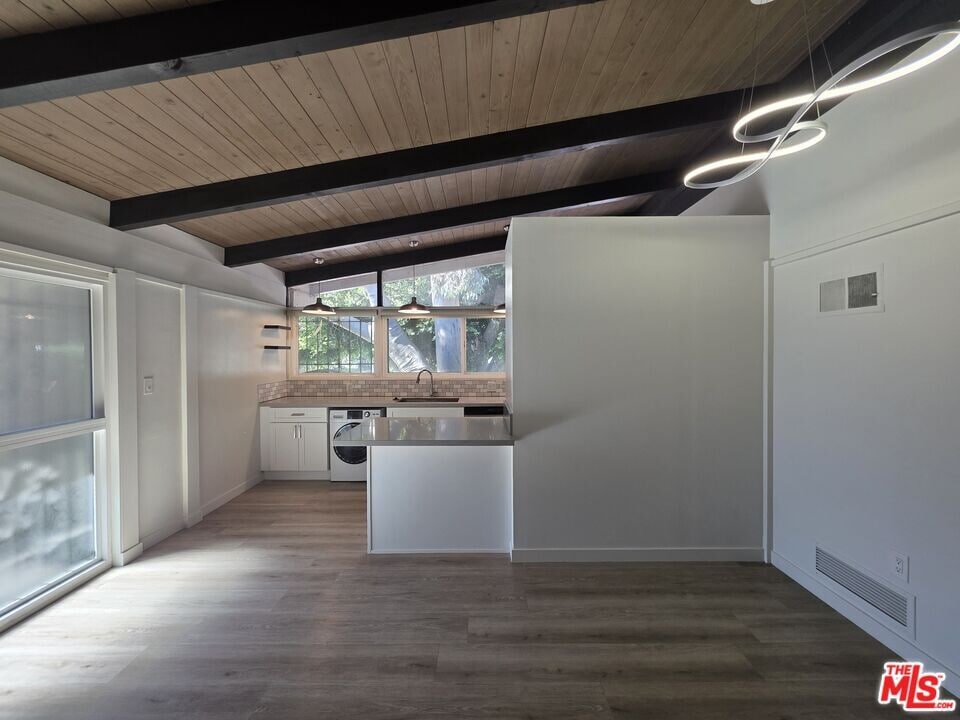 11021 Missouri Ave in Los Angeles, CA - Building Photo