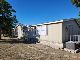 90 Turkey Spur in Kerrville, TX - Building Photo - Building Photo