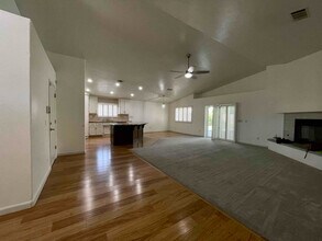 18120 Lakeview Dr in Victorville, CA - Building Photo - Building Photo