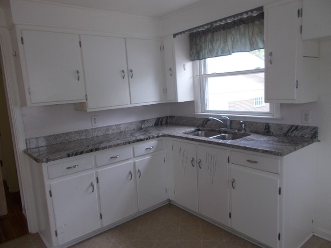 property at 25 Trumbull Ave SE