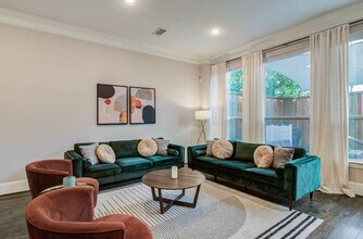 5530 Kiam St in Houston, TX - Building Photo - Building Photo