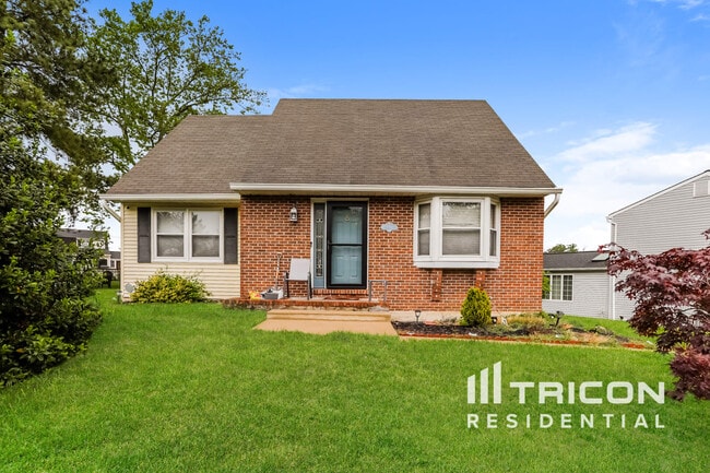 property at 5 Rosehill Ct
