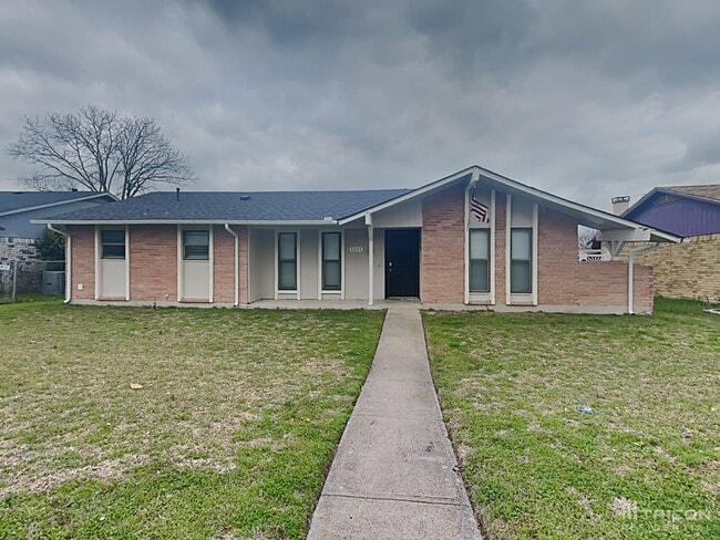 property at 1221 Aldenwood Dr