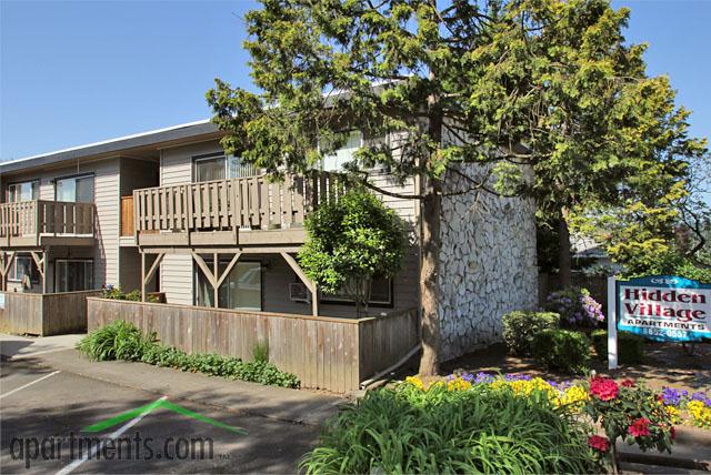 Hidden Village Apartment Homes in Milwaukie, OR - Building Photo - Building Photo