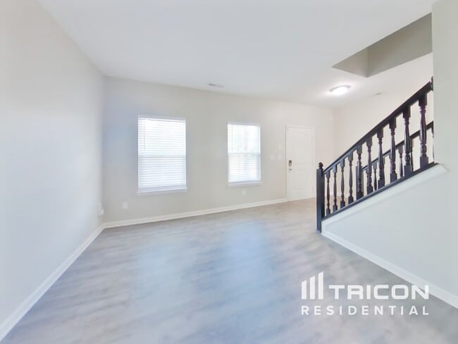 371 Wakefield Ct in Greenwood, IN - Building Photo - Building Photo