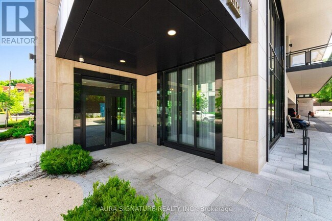 2-802 Forest Hill Rd in Toronto, ON - Building Photo - Building Photo