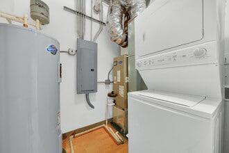 115 W Galena Blvd in Aurora, IL - Building Photo - Building Photo