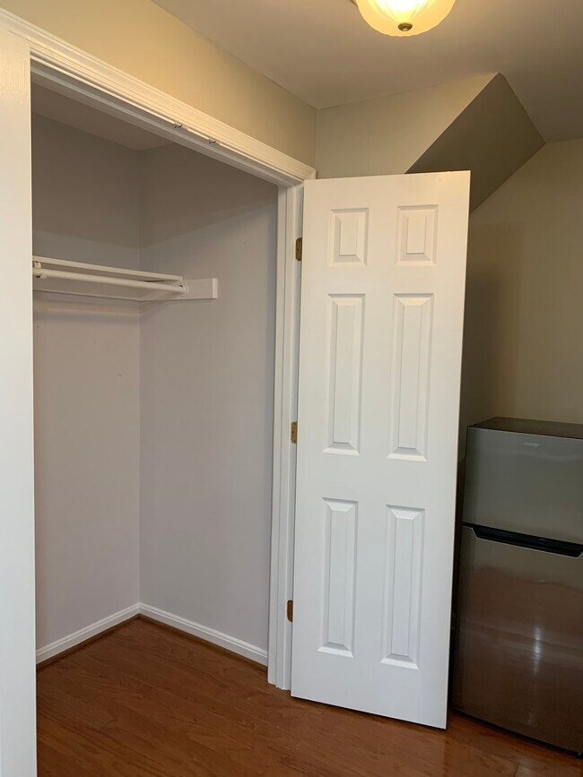 5007 Seal Pl Apartments and Nearby Montclair Apartments For Rent