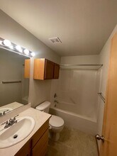 9318 N Oak St in Spokane, WA - Building Photo - Building Photo