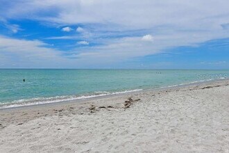 2425 Gulf of Mexico Dr, Unit 7F in Longboat Key, FL - Building Photo - Building Photo